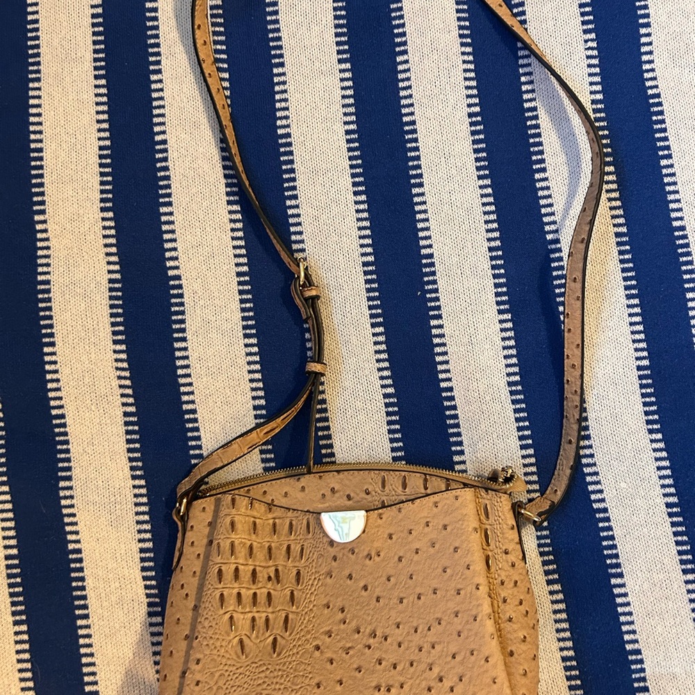 Elegant Tan Leather Crossbody Bag